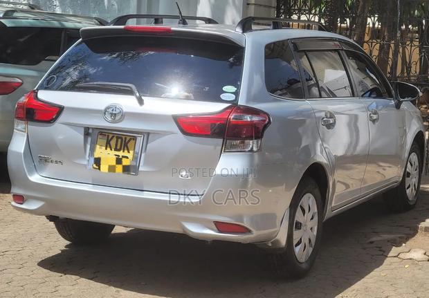 Toyota Corolla Fielder 2015 Silver