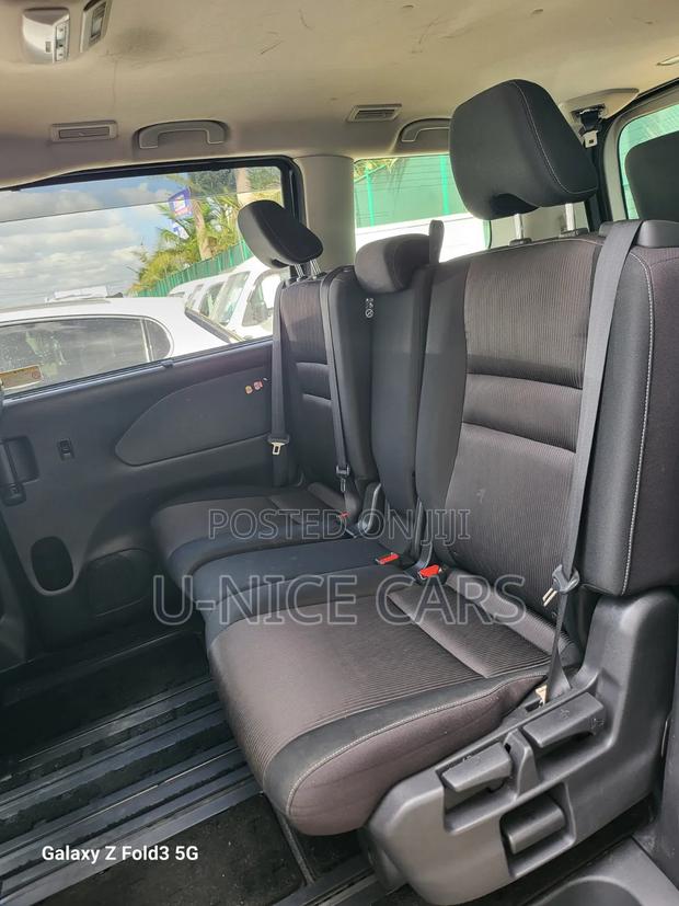 Nissan Serena 2018 Black