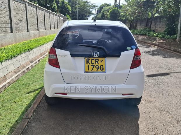 Honda Fit 2011 Pearl