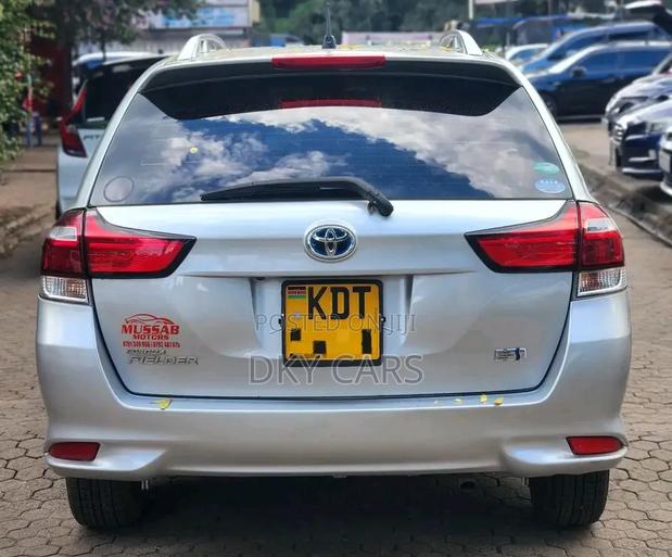 Toyota Corolla Fielder 2019