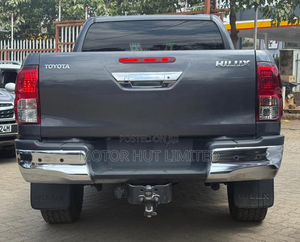 Toyota Hilux Revo Double Cab Deisel 2.4 AWD 2019 Gray