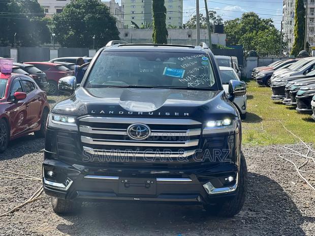 Toyota Land Cruiser 2023 Black