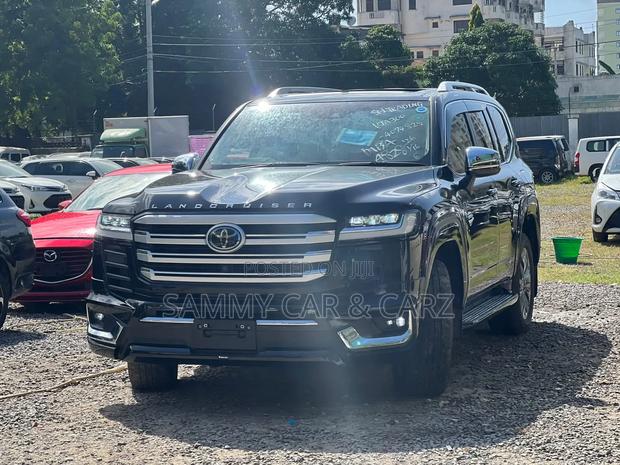 Toyota Land Cruiser 2023 Black