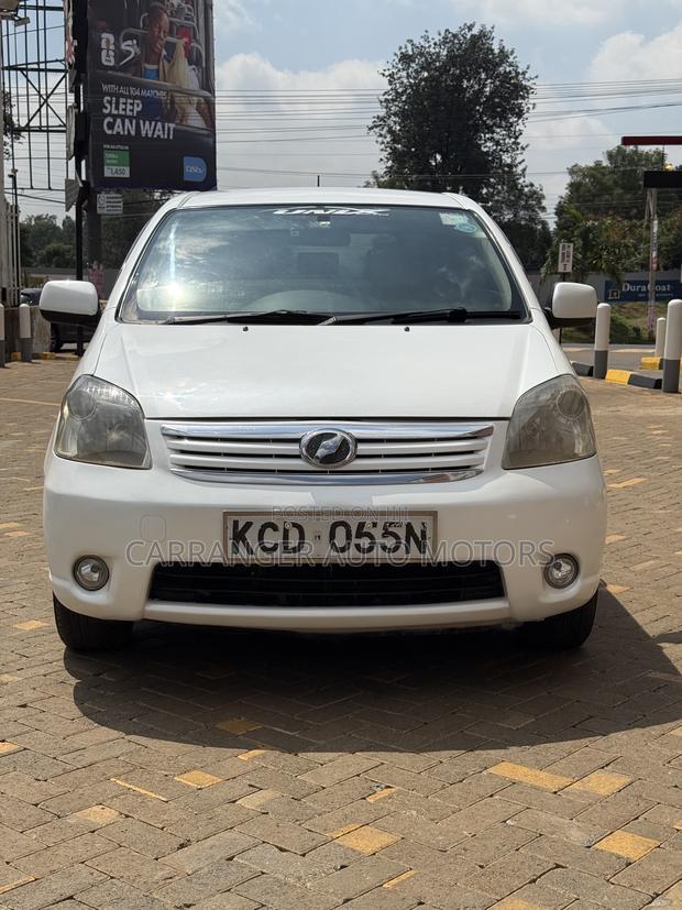 Toyota Raum 2008 White