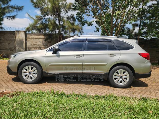 Subaru Outback 2017 Gold