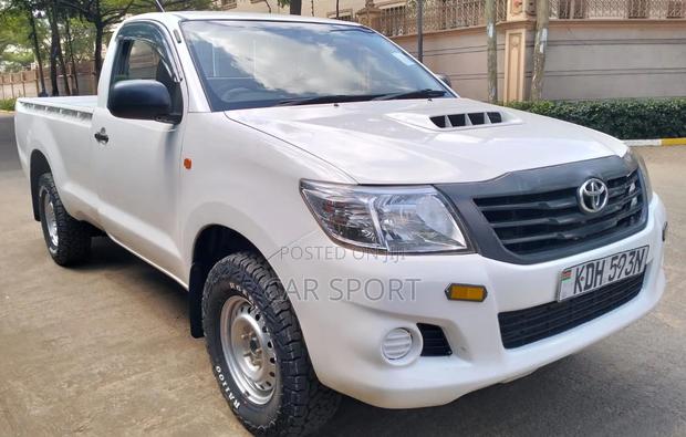 Toyota Hilux 2015 White
