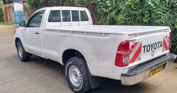 Toyota Hilux 2015 White