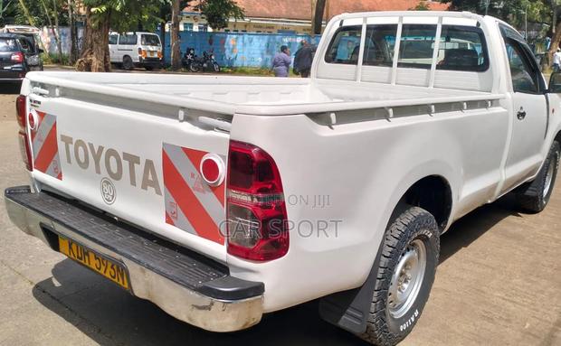 Toyota Hilux 2015 White