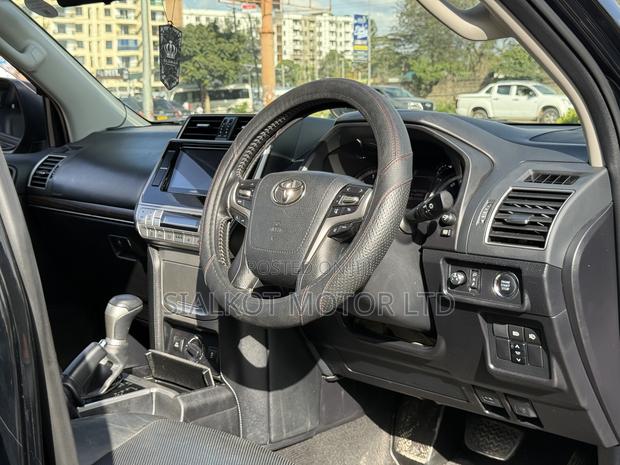 Toyota Land Cruiser Prado 2.7 2019 Black