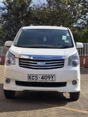 Toyota Noah 2011 White for sale