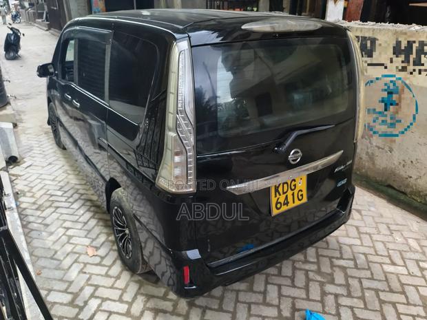 Nissan Serena 2014 Black