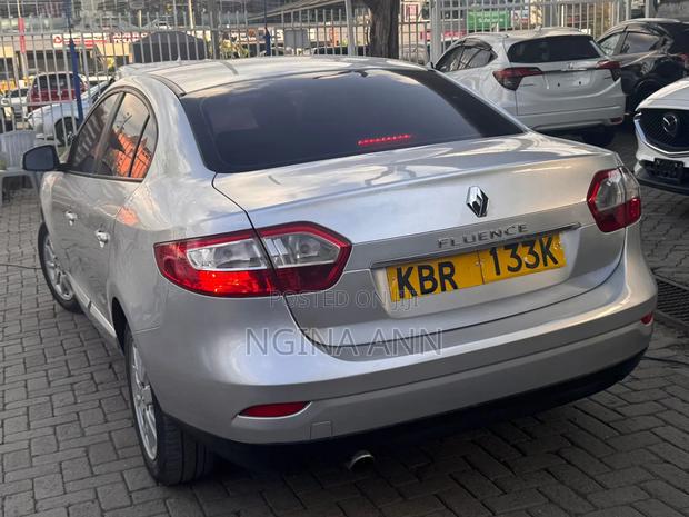 Renault Fluence 2011 Silver