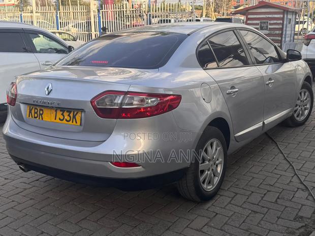 Renault Fluence 2011 Silver
