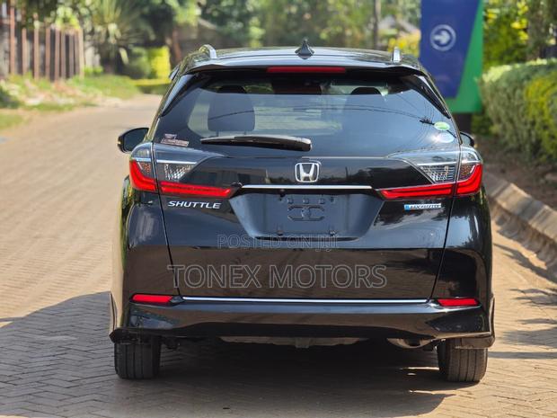 Honda Fit Shuttle 1.5 Hybrid 2WD 2019 Black