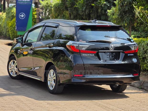 Honda Fit Shuttle 1.5 Hybrid 2WD 2019 Black