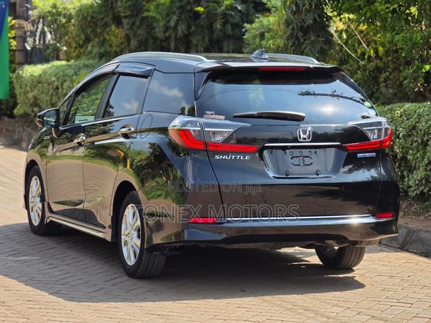 Honda Fit Shuttle 1.5 Hybrid 2WD 2019 Black