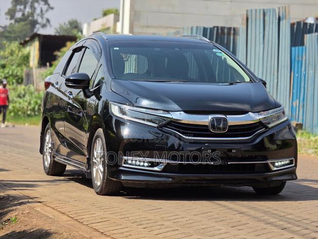 Honda Fit Shuttle 1.5 Hybrid 2WD 2019 Black