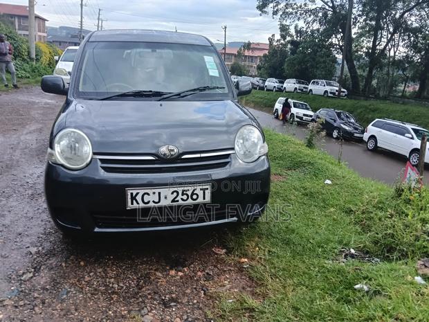 Toyota Sienta 1.5 FWD 2010 Gray