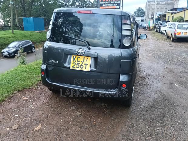 Toyota Sienta 1.5 FWD 2010 Gray