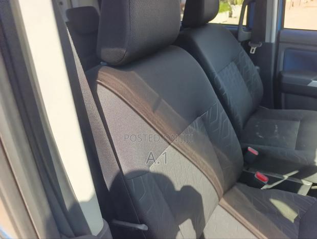 Toyota Tank 1.0 FWD 2019 Blue