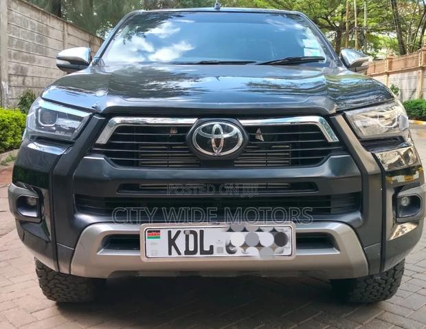 Toyota Hilux Revo Double Cab Deisel 2.8 AWD 2017 Black
