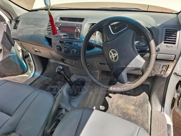 Toyota Hilux 2015 White