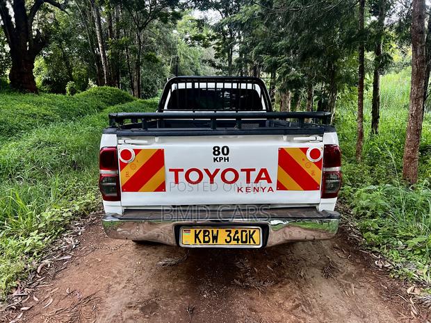 Toyota Hilux 2013 White
