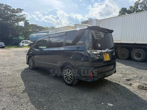 Toyota Voxy SV Premium 2014 Blue