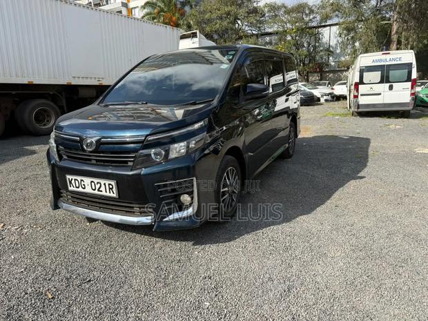 Toyota Voxy SV Premium 2014 Blue