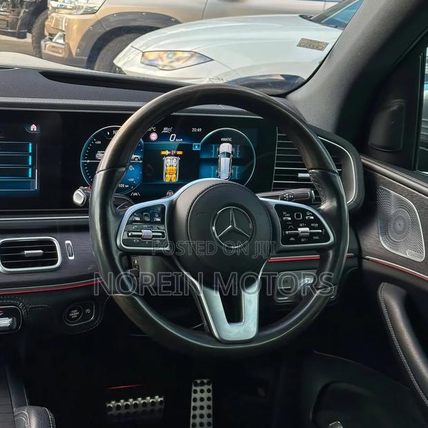 Mercedes-Benz GLS-Class GLS 400d 2022 Beige