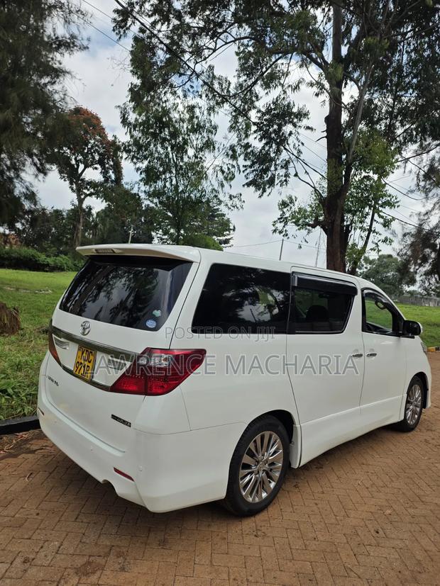 Toyota Alphard 2014 White