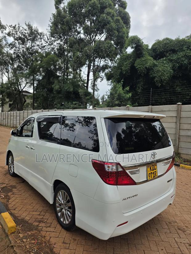 Toyota Alphard 2014 White