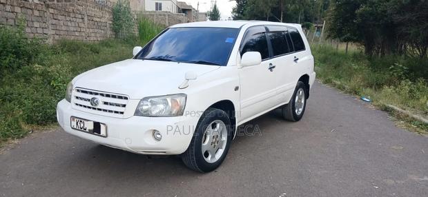 Toyota Kluger 2004 White