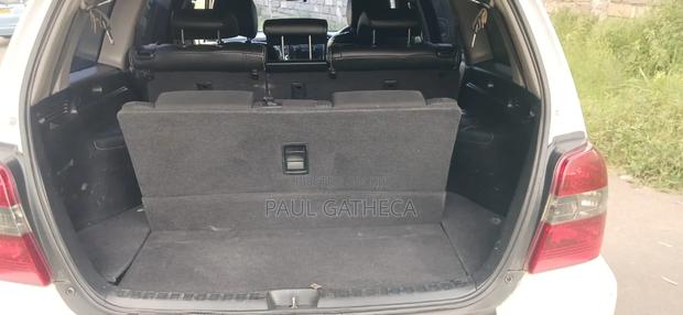 Toyota Kluger 2004 White