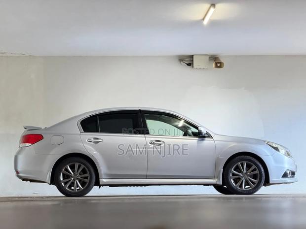 Subaru Legacy 2.5i Limited PZEV 4dr Sedan AWD (2.5L 4cyl CVT) 2014