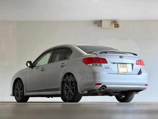 Subaru Legacy 2.5i Limited PZEV 4dr Sedan AWD (2.5L 4cyl CVT) 2014