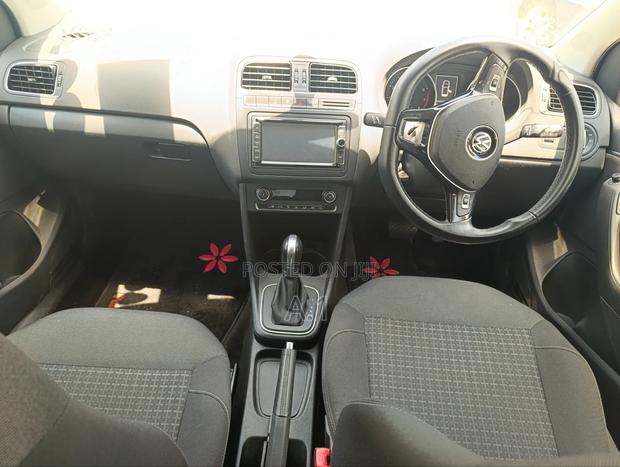 Volkswagen Polo 2018 Red