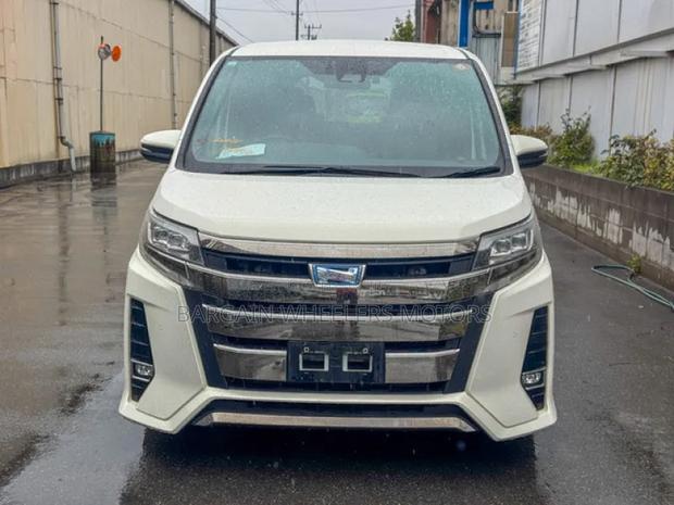Toyota Noah 2019 Pearl