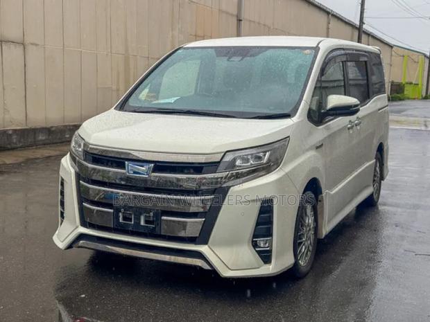 Toyota Noah 2019 Pearl