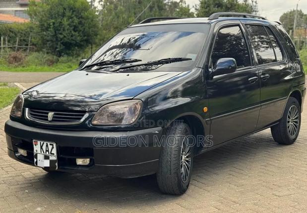 Toyota Raum 2001 Black