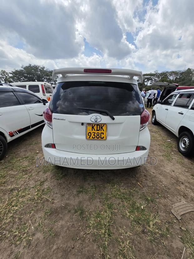 Toyota Ractis 2015 White