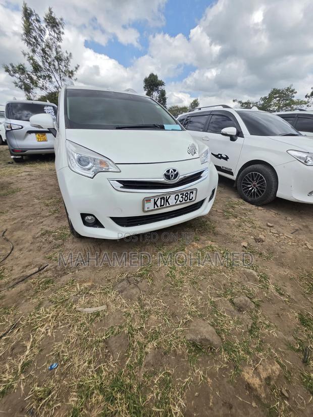 Toyota Ractis 2015 White
