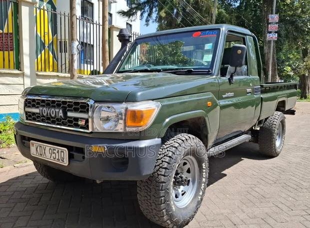 Toyota Land Cruiser 2014 Green
