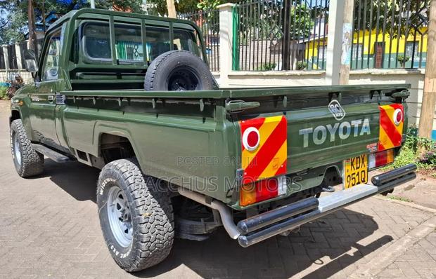 Toyota Land Cruiser 2014 Green