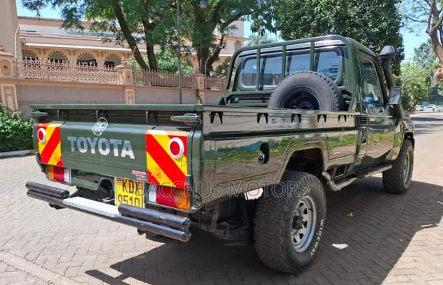 Toyota Land Cruiser 2014 Green