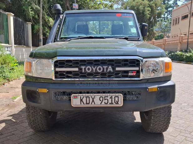 Toyota Land Cruiser 2014 Green