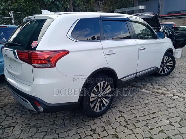 Mitsubishi Outlander 2020 White