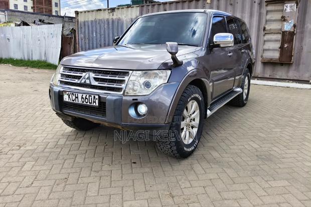 Mitsubishi Pajero 2009 Gray
