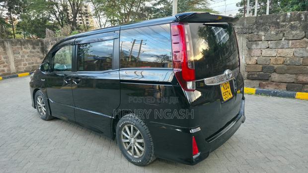 Toyota Noah 2017 Black