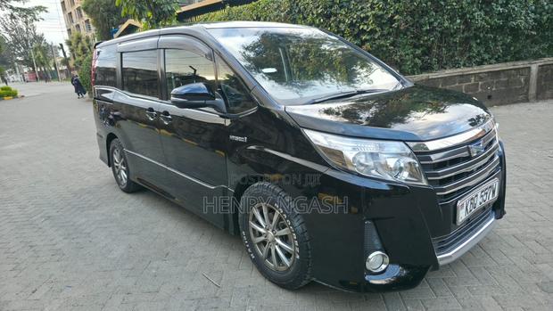 Toyota Noah 2017 Black